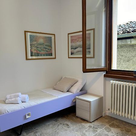 شقة Terrazza Fucinetta Introbio المظهر الخارجي الصورة