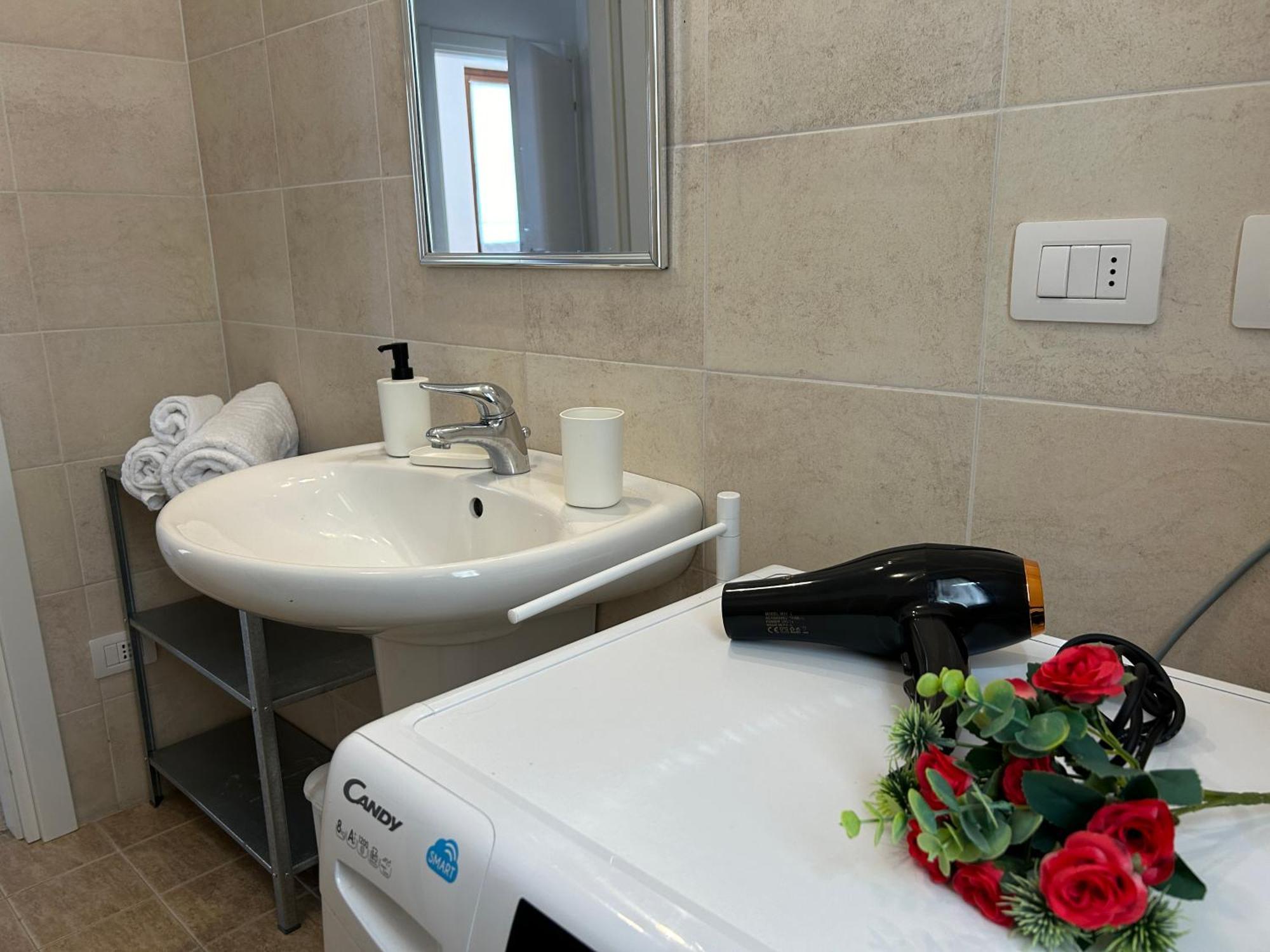شقة Terrazza Fucinetta Introbio المظهر الخارجي الصورة
