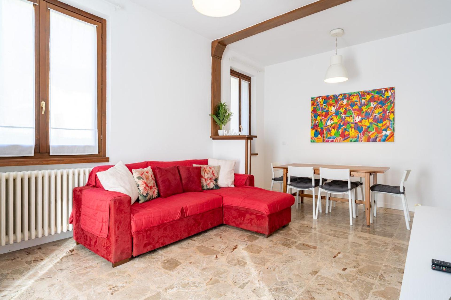 شقة Terrazza Fucinetta Introbio المظهر الخارجي الصورة