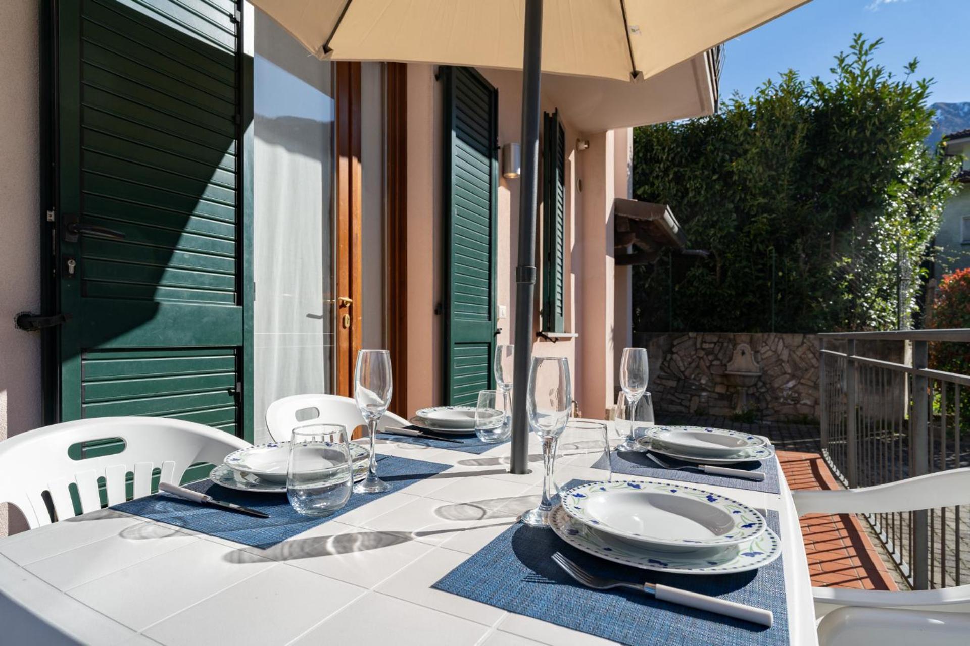 شقة Terrazza Fucinetta Introbio المظهر الخارجي الصورة